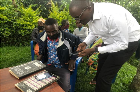 We design and facilitate training on access to finance, digital finance and the platform economy for financial institutions and development partners.